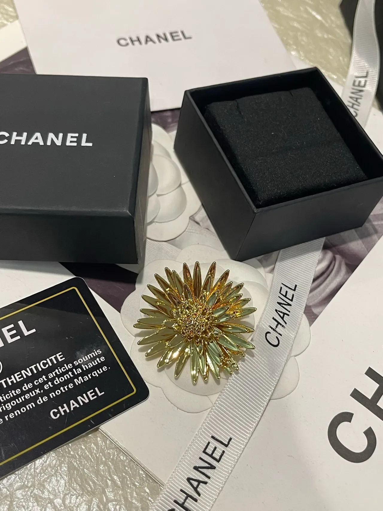 Chanel Gold-Tone Enamel Daisy Brooch 6