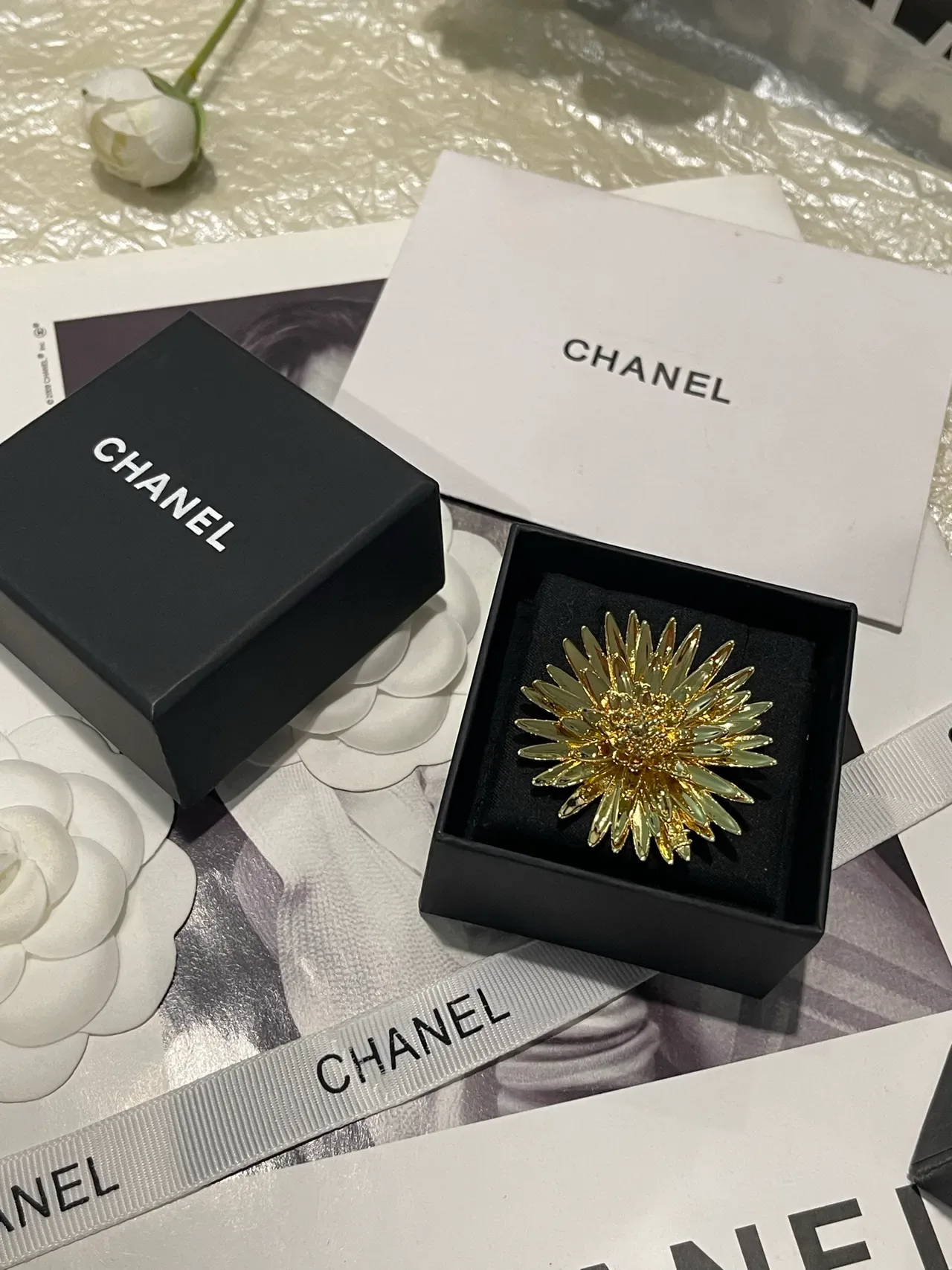 Chanel Gold-Tone Enamel Daisy Brooch 7