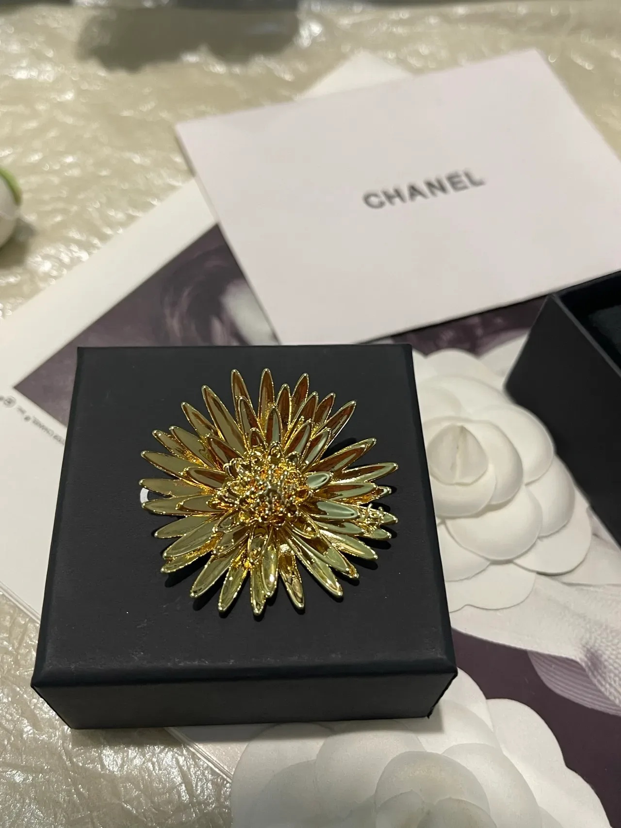 Chanel Gold-Tone Enamel Daisy Brooch 8