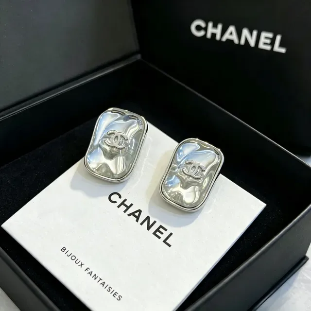 Chanel Melted Metal CC Logo Rectangular Stud Earrings 7