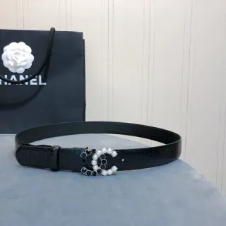Chanel मोती और क्रिस्टल CC बकल बेल्ट काला सफेद क्रोकोडाइल एम्बॉस्ड लेदर बेल्ट