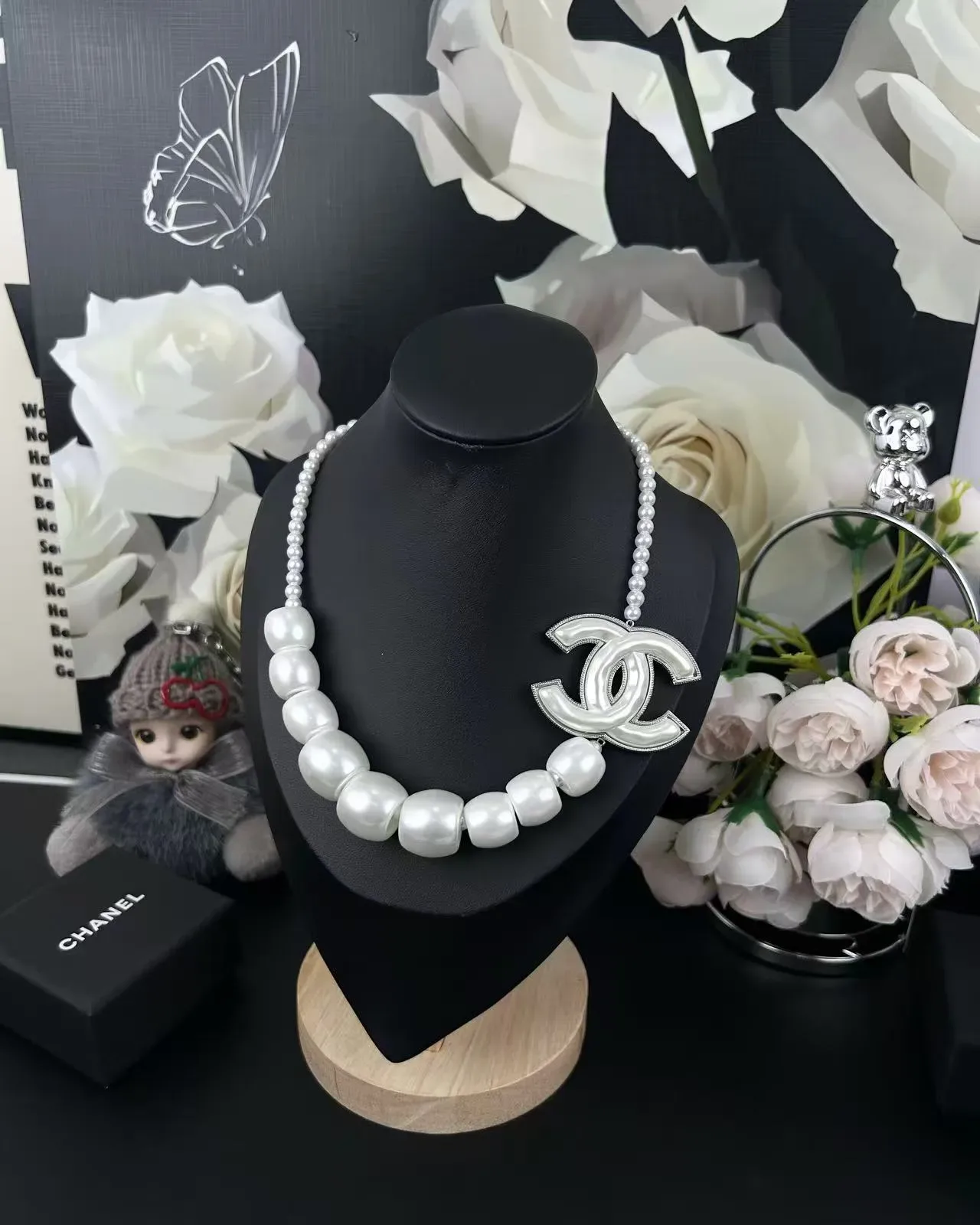 Chanel Pearl Beaded CC Logo Pendant Necklace 7