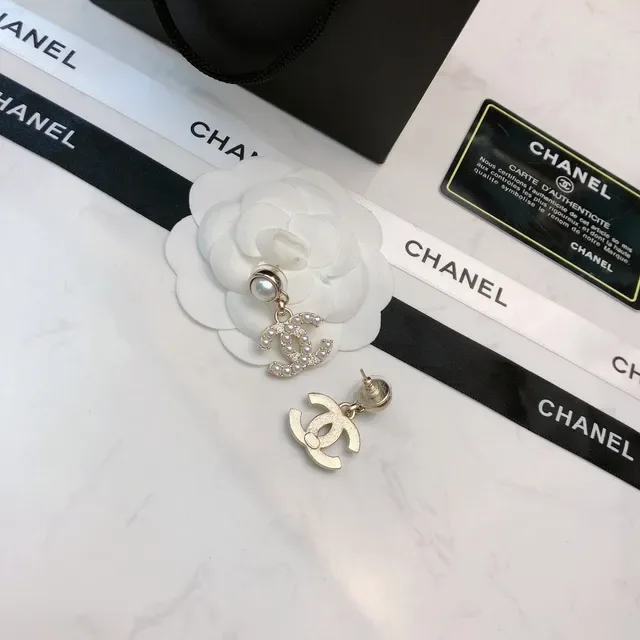 Chanel Pearl-Embellished Interlocking CC Logo Drop Earrings 3