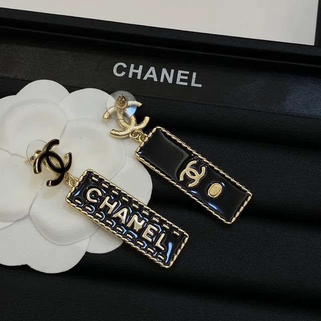 Chanel Rectangular Logo Pendant Black Gold Curb Chain Enamel Necklace 2