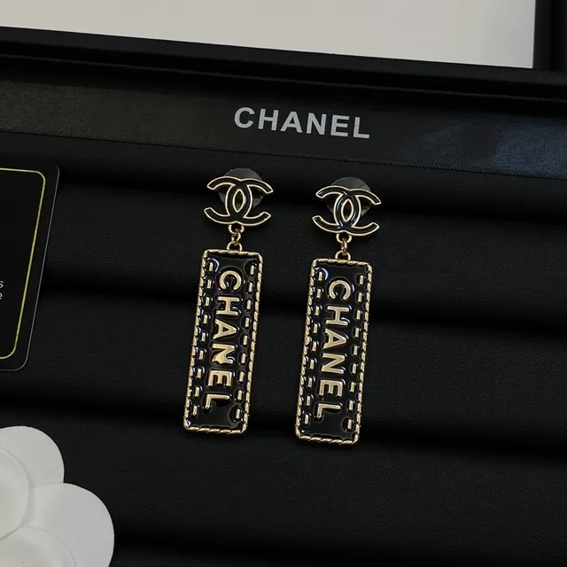 Chanel Rectangular Logo Pendant Black Gold Curb Chain Enamel Necklace 4
