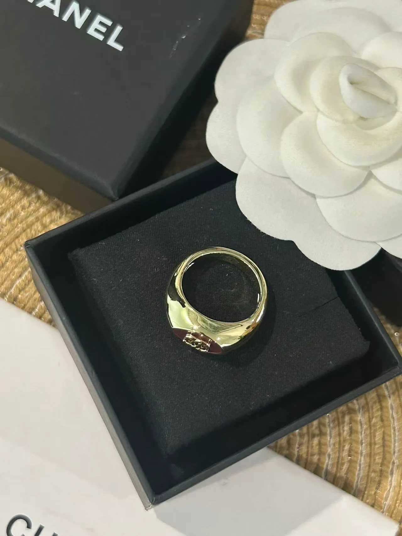 Chanel Bague Signet Or Noir Émail Incrustation Bague 3