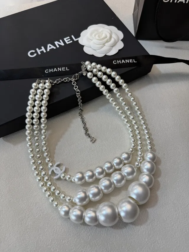Chanel Tweed Cropped Chain-Trimmed Jacket 6