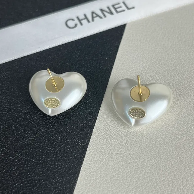 Chanel White Gold Heart-Shaped Pearlized Finish Earrings 4