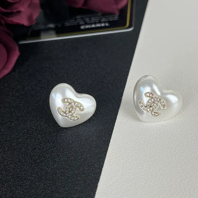 Chanel White Gold Heart-Shaped Pearlized Finish Earrings 5