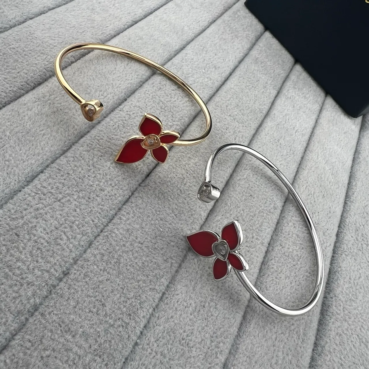 Chopard Bracelet en Or Rouge Motif Floral Émaillé en Forme de Cœur avec Accent de Diamant 6