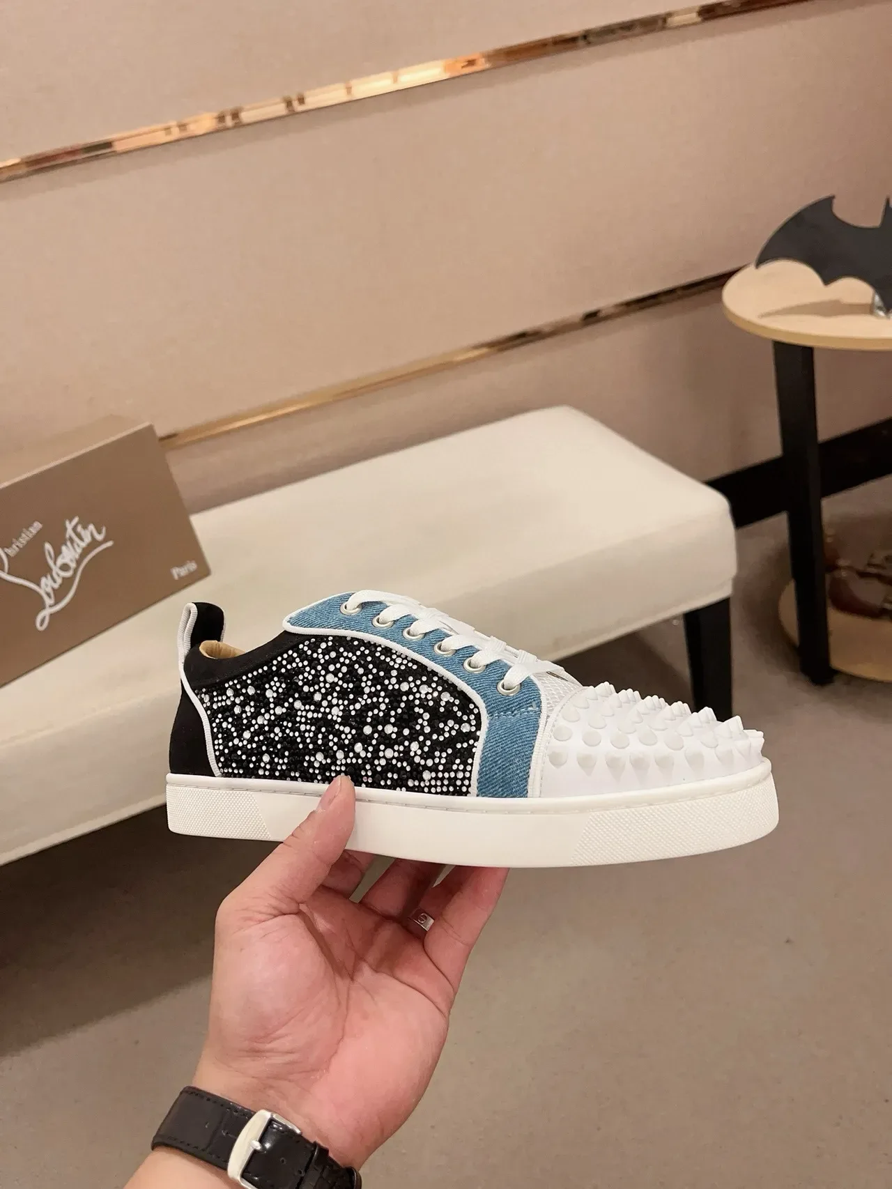 Christian Louboutin Lou Spikes Sneakers lifestyle multicolores ornés de cristaux 5