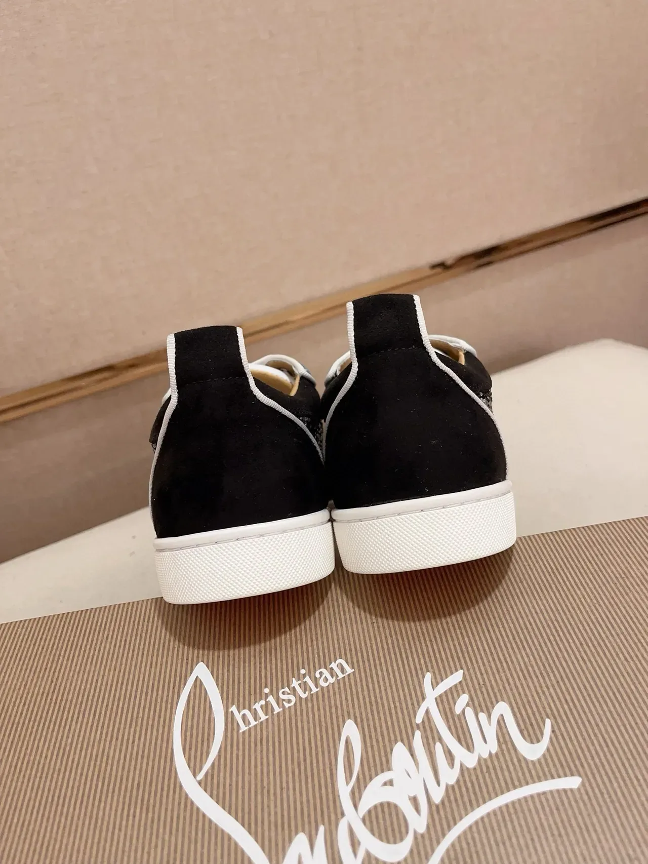 Christian Louboutin Lou Spikes Sneakers lifestyle multicolores ornés de cristaux 9