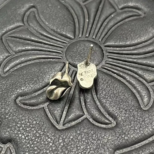 Chrome Hearts Rose Stud Boucles d'oreilles Argent Noir Motif Floral Oxydé 4
