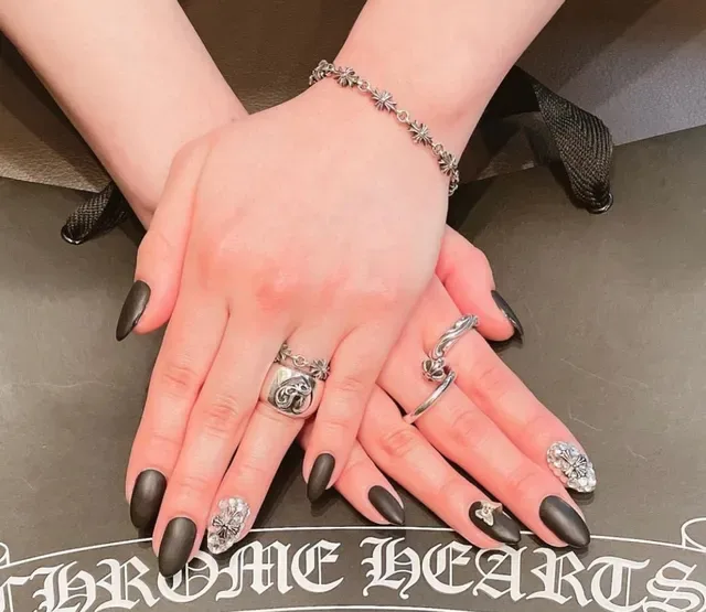 Chrome Hearts Scrollwork Ring Silver Black Engraved Gothic Script Raised Band Ring 4