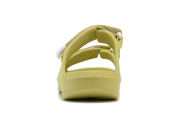 Columbia Duas tiras ajustáveis com fivela Pantufas pretas 11