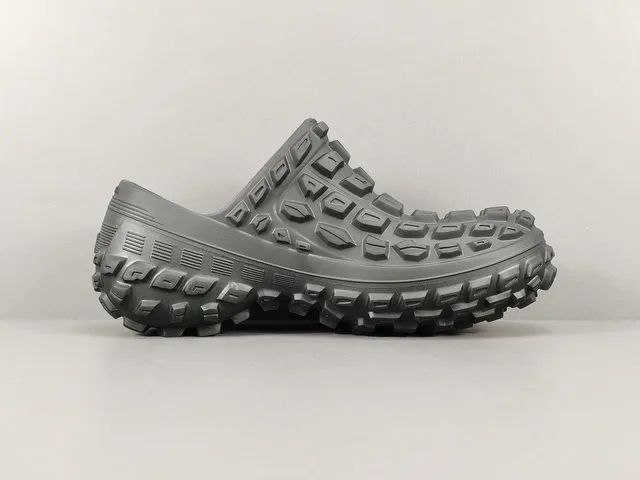 Crocs Echo Clog رمادي كلوج من الرغوة المولدة 15