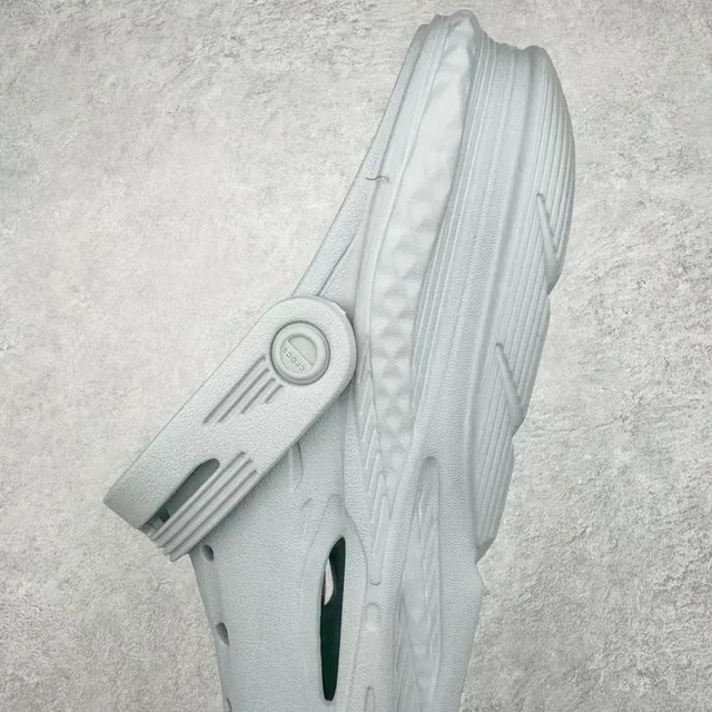 Crocs Echo Clog হালকা ধূসর মোল্ডেড ফোম ক্লগ 7