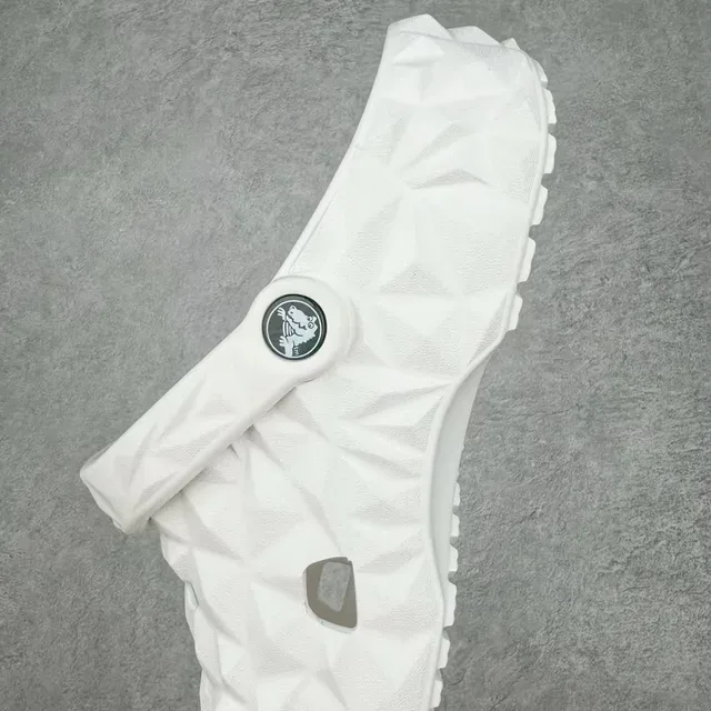 Crocs Echo Zueco Blanco Geometric Faceted Upper Molded Foam Construction 4