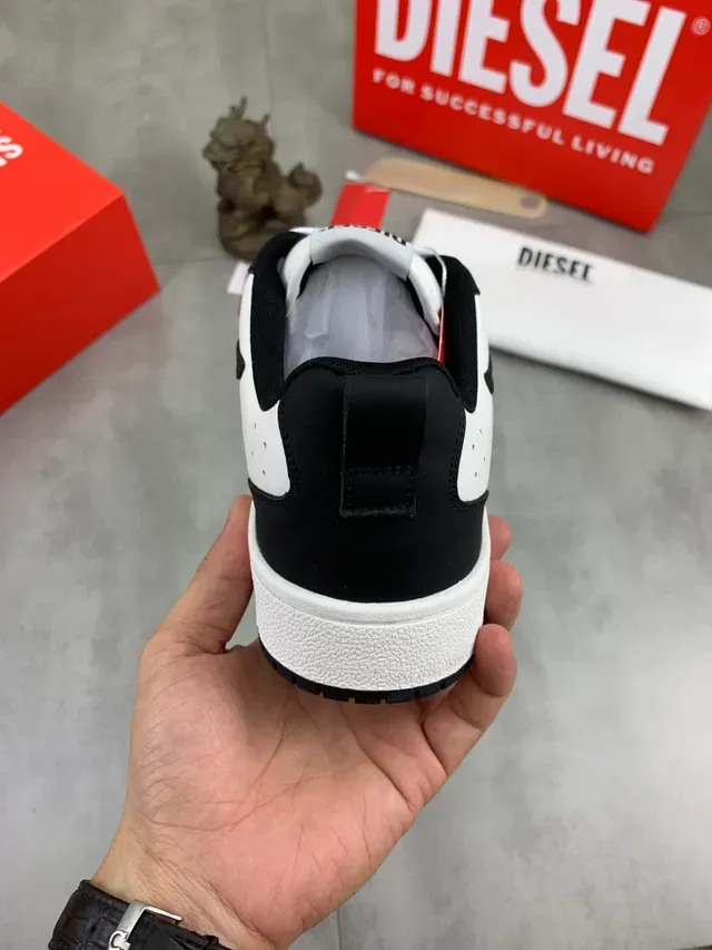 Diesel Sneakers Lifestyle Preto Branco Contraste Perfurado na ponta 3