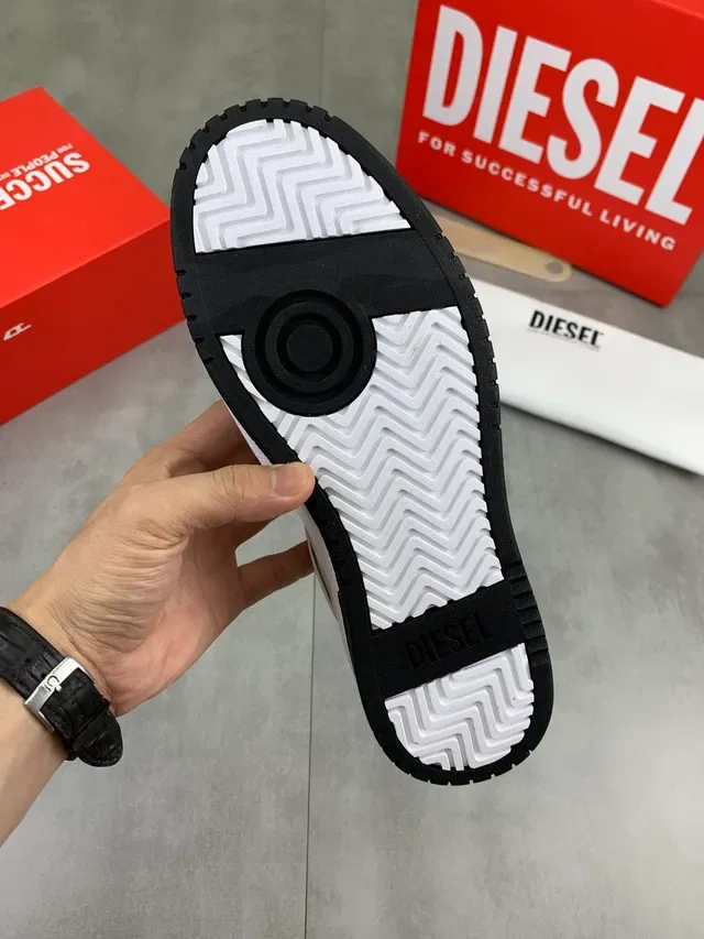 Diesel White Black Leather-and-Fabric Upper Plush Lined Collar Lifestyle Sneakers 2