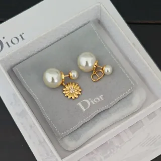 Dior Asymmetrical Double-Pearl Gold-Tone Daisy Earrings