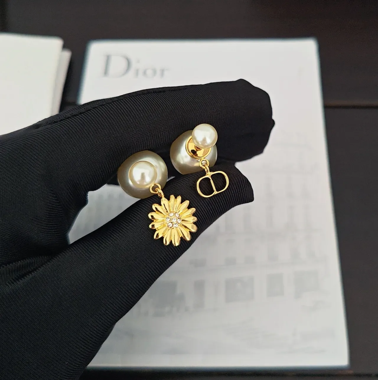 Dior Asymmetrical Double-Pearl Gold-Tone Daisy Earrings 2