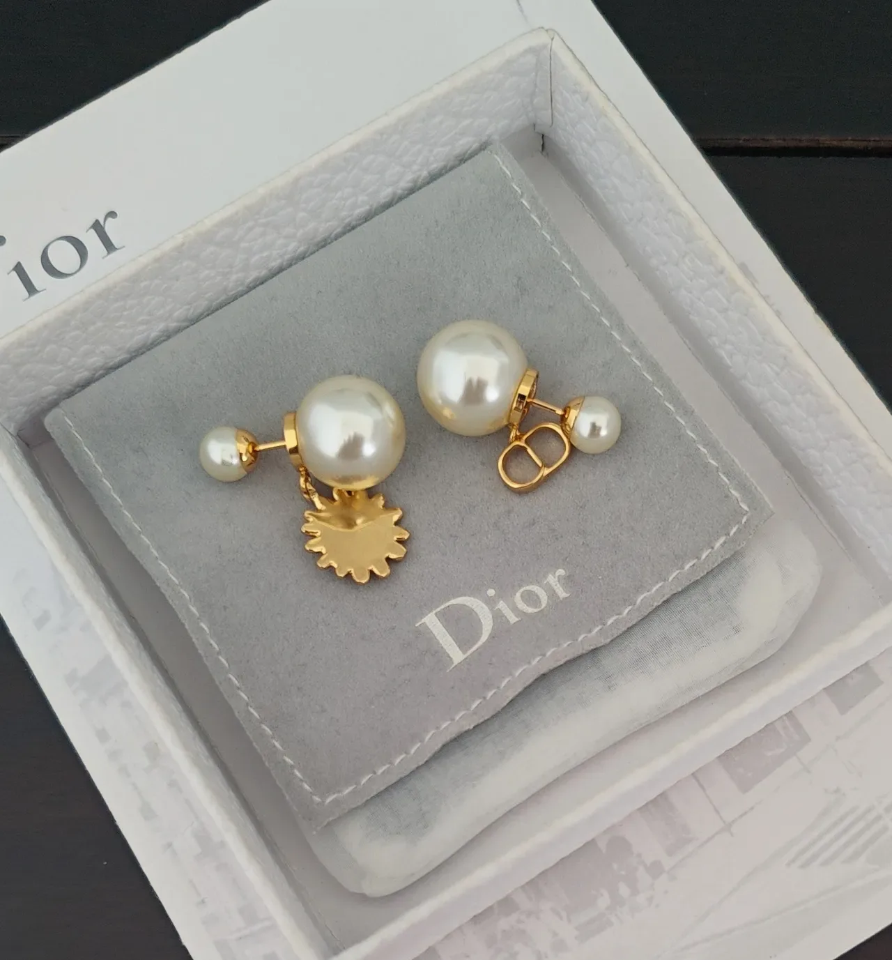 Dior Asymmetrical Double-Pearl Gold-Tone Daisy Earrings 3