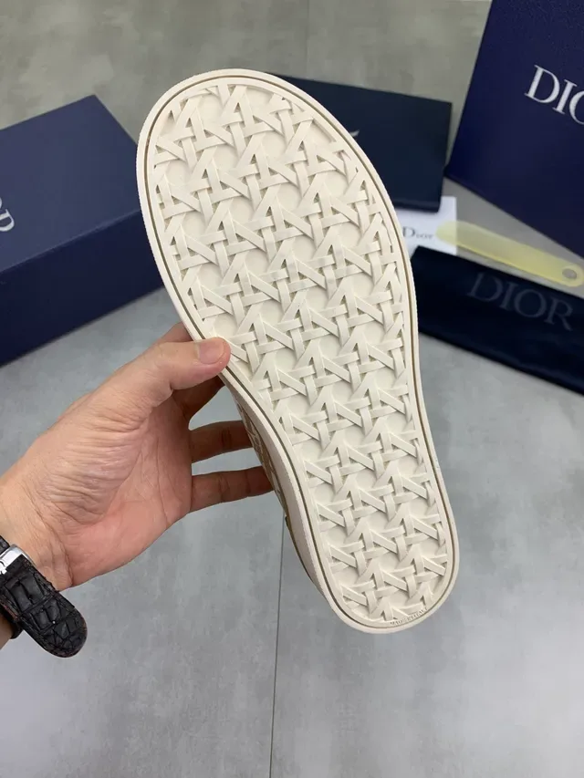 Dior B23 Bege Branco Monogrammed Lona Slip-On Tênis Lifestyle 3
