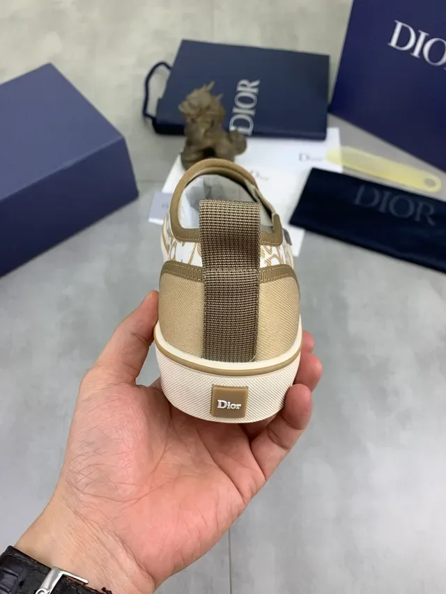 Dior B23 Bege Branco Monogrammed Lona Slip-On Tênis Lifestyle 4