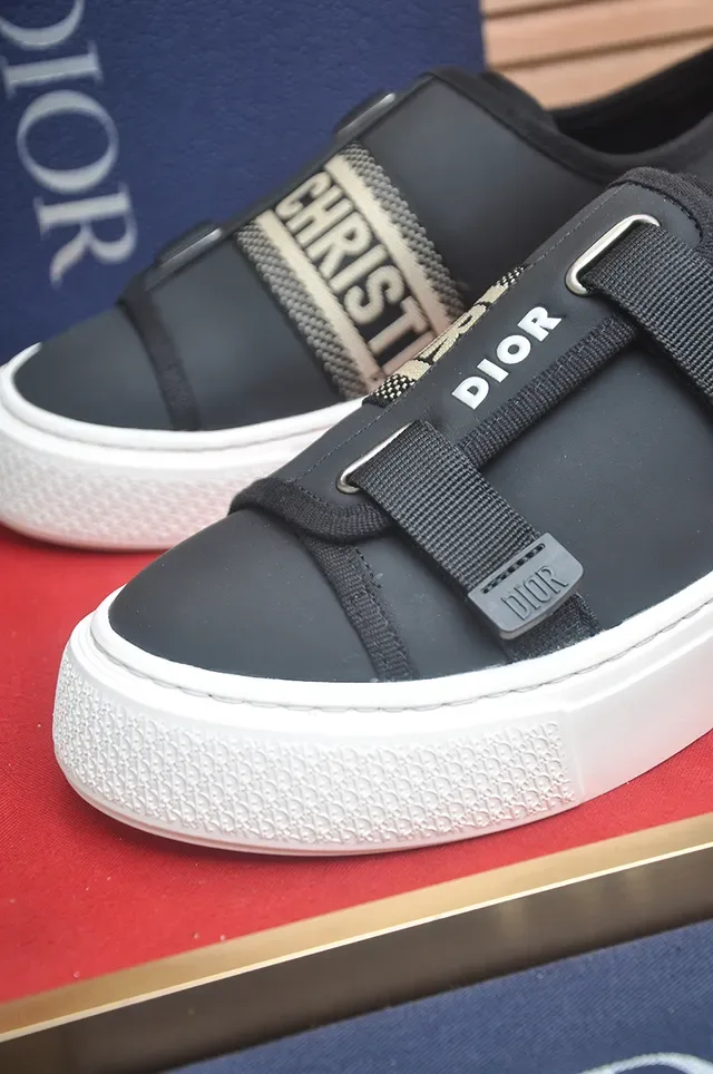Dior B23 Black White Slip-On Dual Strap Closure Lifestyle Sneakers 2
