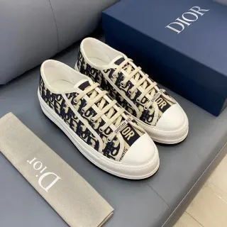 Dior B23 Oblique Monogram Navy and Beige sneakers lifestyle