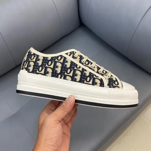Dior B23 Oblique Monogram Navy and Beige sneakers lifestyle 6