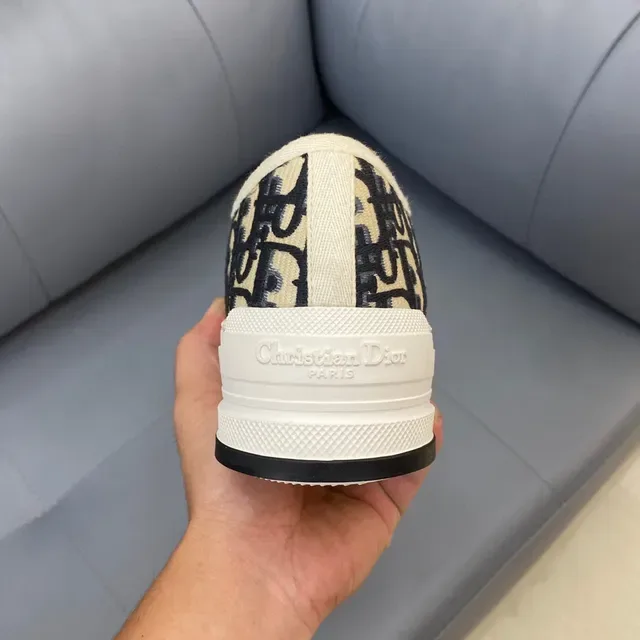 Dior B23 Oblique Monogram Navy and Beige sneakers lifestyle 8