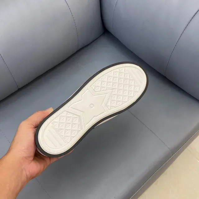 Dior B23 Oblique Monogram Navy and Beige sneakers lifestyle 9