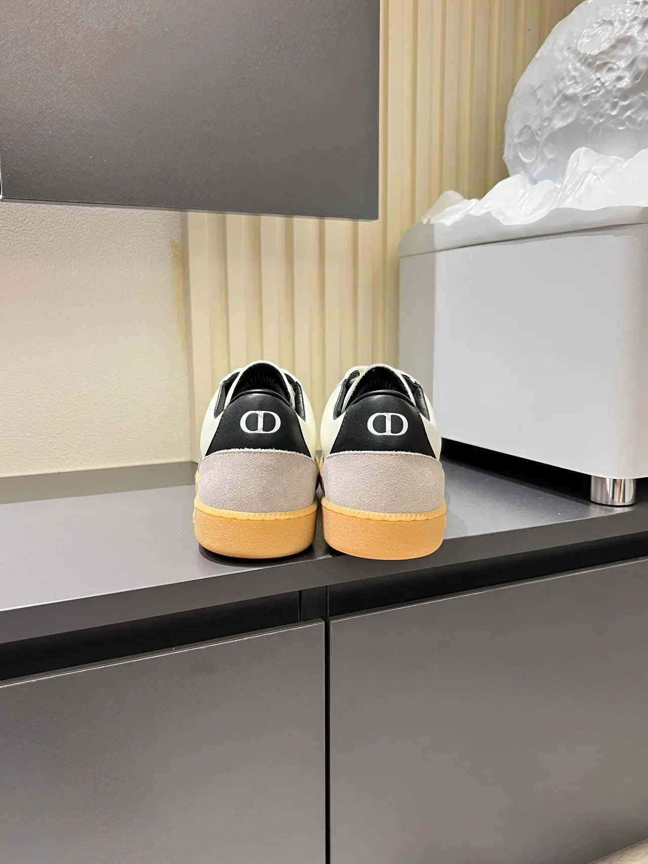 Dior B27 Sneaker Lifestyle en Cuir et Daim Panelés 2