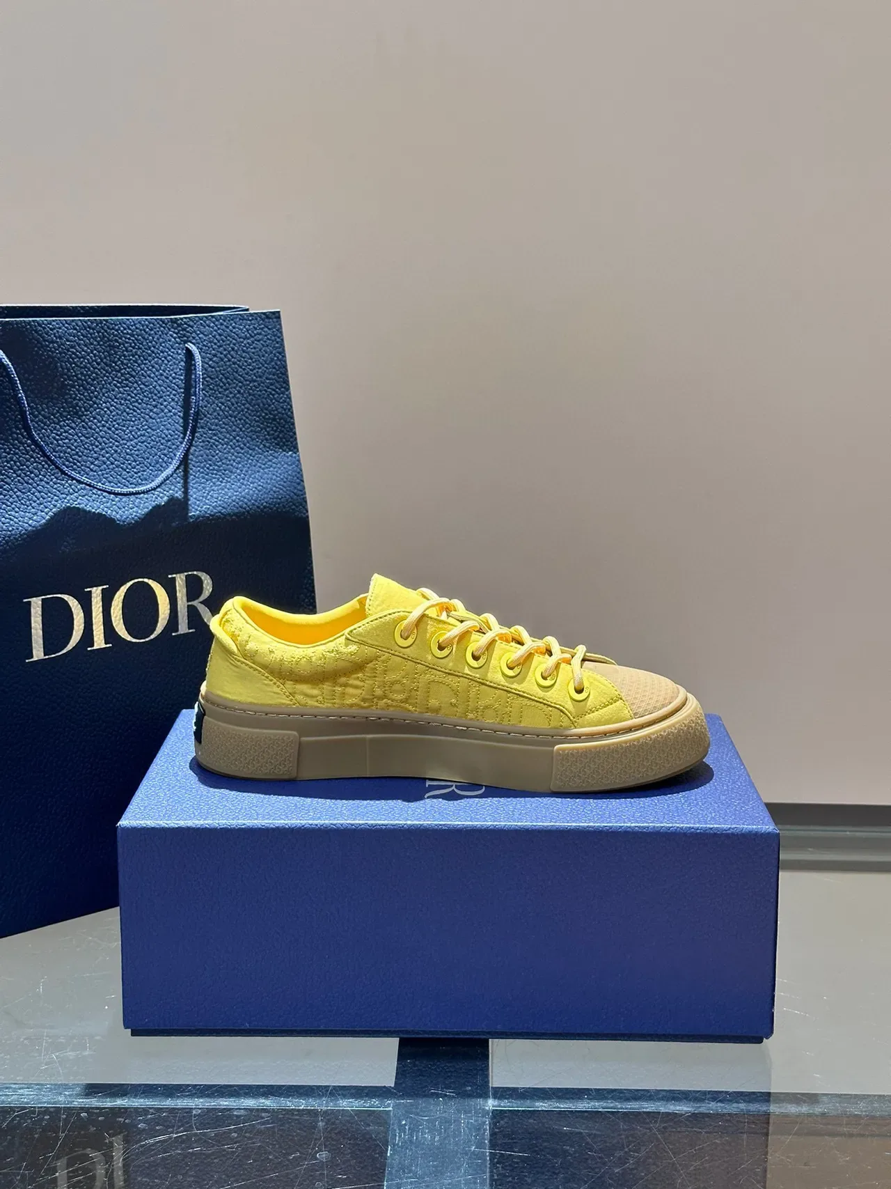Dior B27 पीला भूरा एम्बॉस्ड मोनोग्राम ऊपरी लो-टॉप प्लेटफॉर्म सिल्हूट लाइफस्टाइल स्नीकर 6