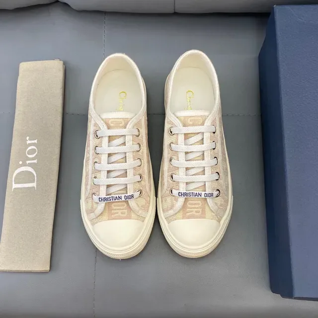 Dior Chaussures Lifestyle Beige et Blanc Monogrammées en Toile Low-Top 2