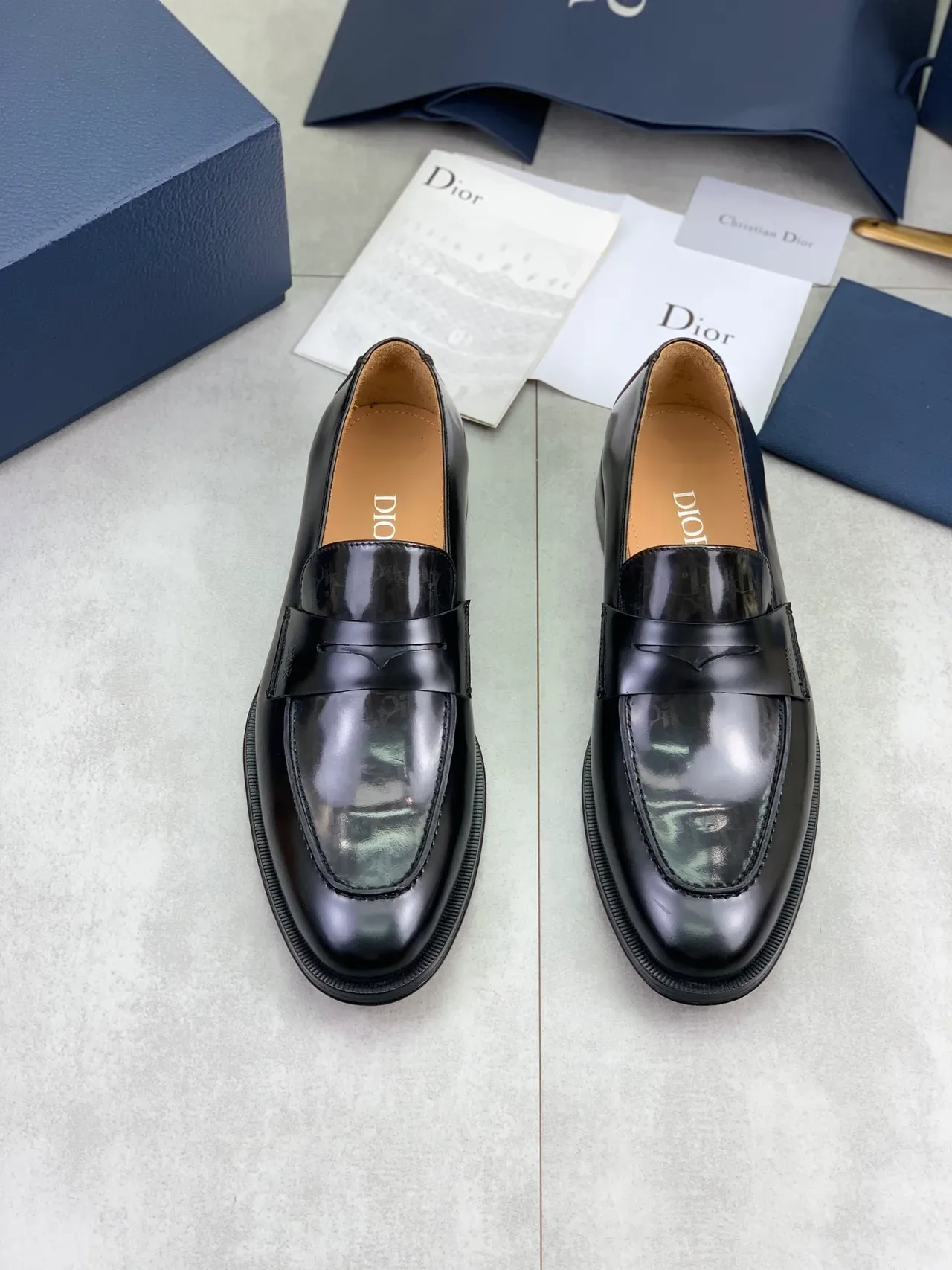 Dior लोफर काला भूरा चमकदार पैटेंट चमड़ा पारदर्शी तिरछा प्रिंट ओवरले लोफर 5