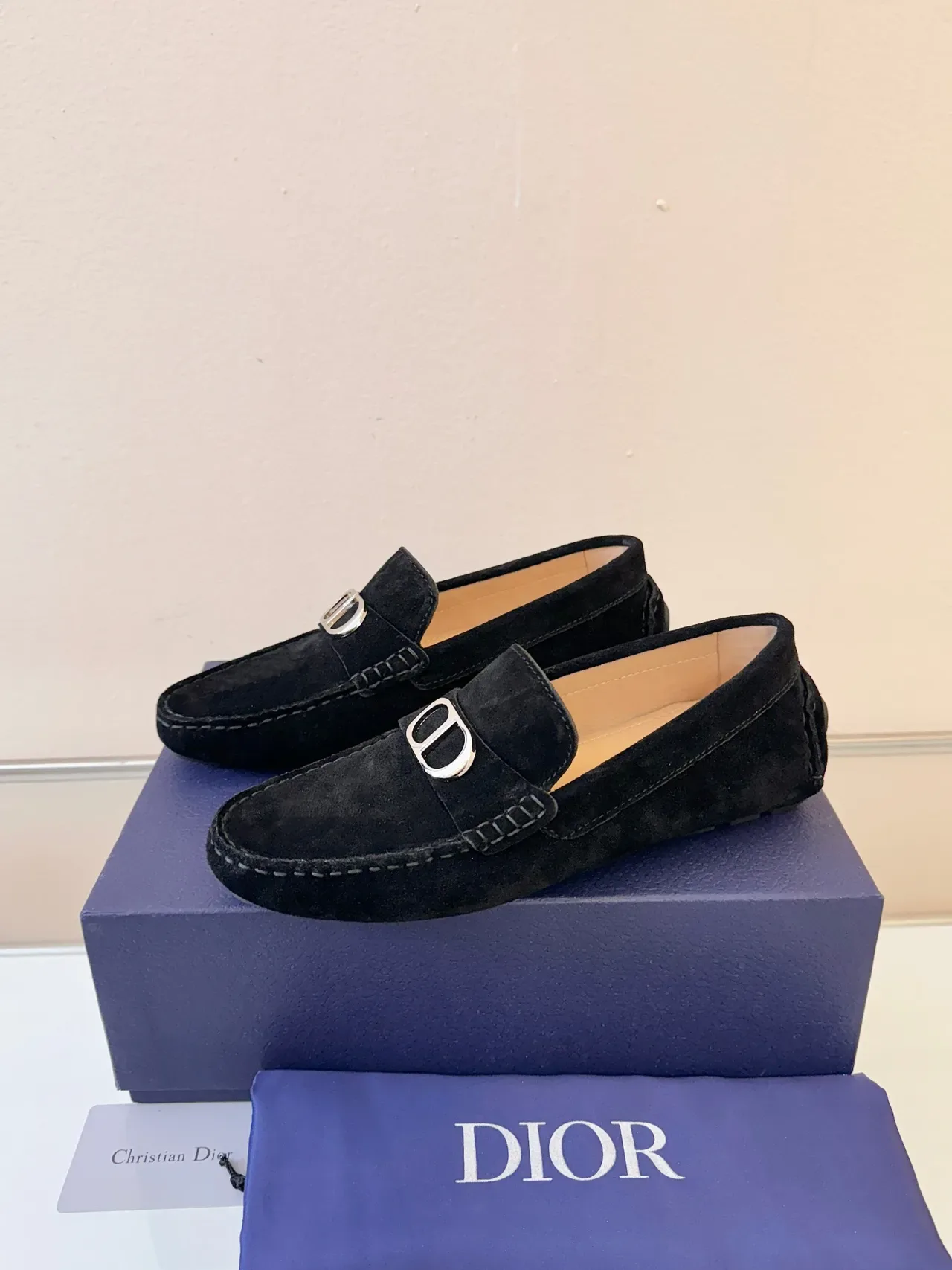 Dior Mocasines Negros de Ante con Hebilla D de Metal Slip-On 2