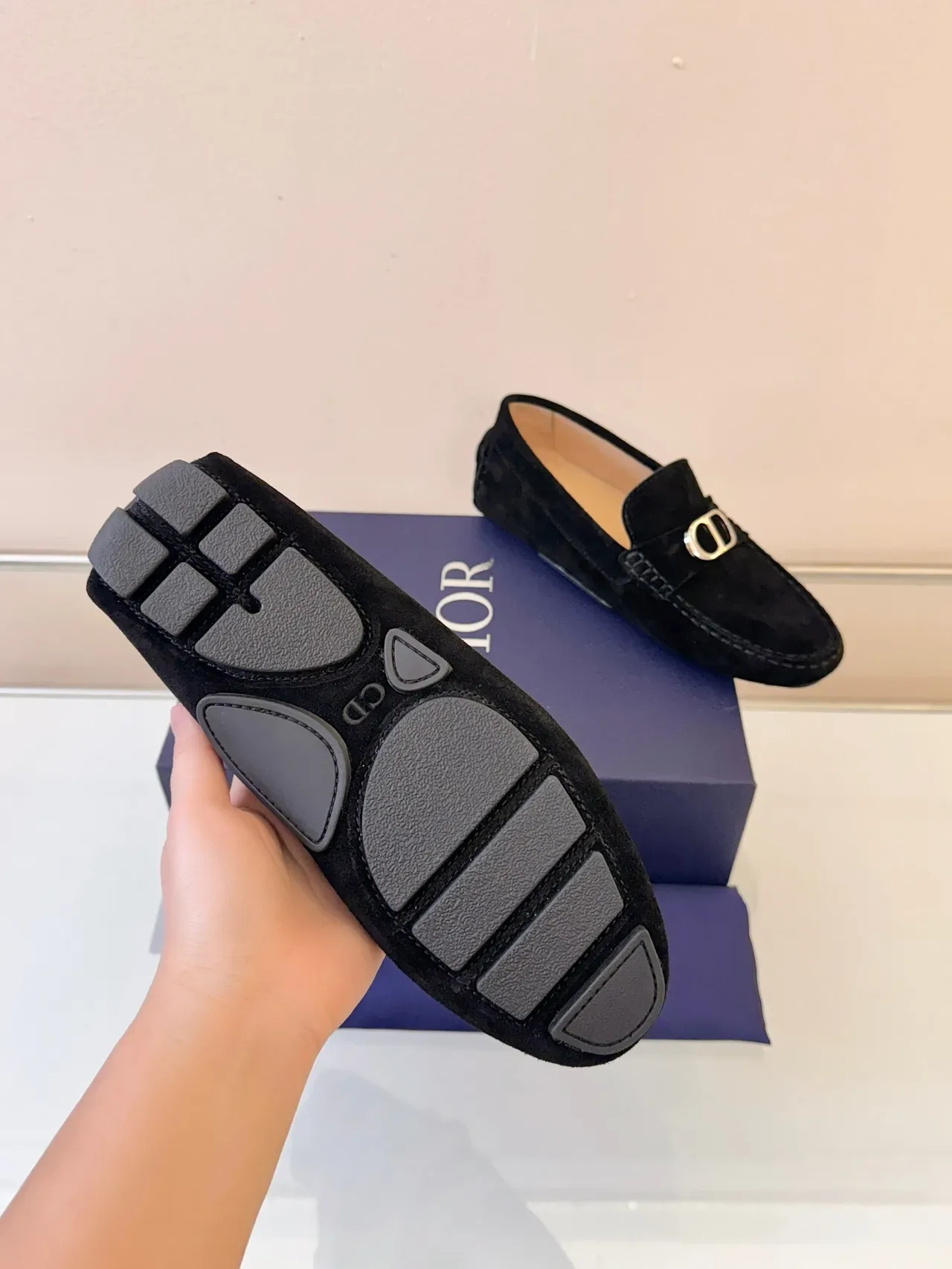 Dior Mocasines Negros de Ante con Hebilla D de Metal Slip-On 5