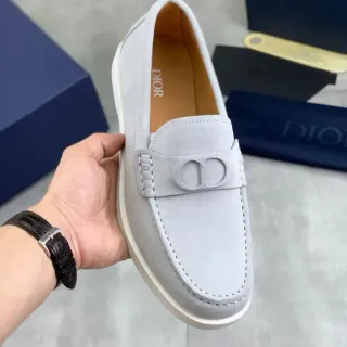 Dior लोफर लाइट ग्रे सूड CD-Logo बकल लोफर