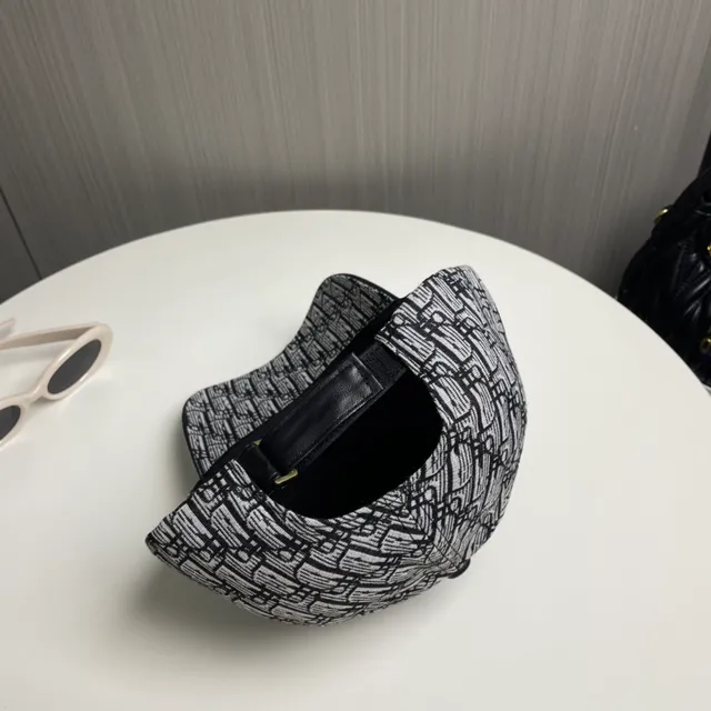 Dior Oblique Jacquard Gold Logo Black Leather Brim Casquette de baseball 4