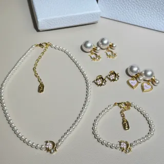 Collier D-Charm de perles de Dior en or blanc