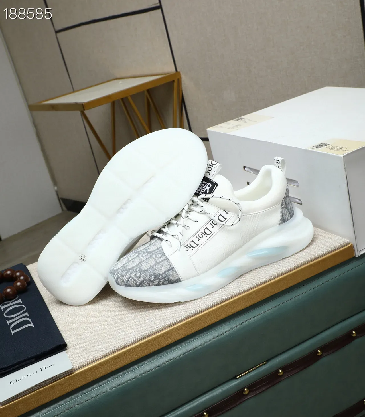 Dior White Gray Low-Top Oblique Jacquard Toe Lifestyle Sneakers 3