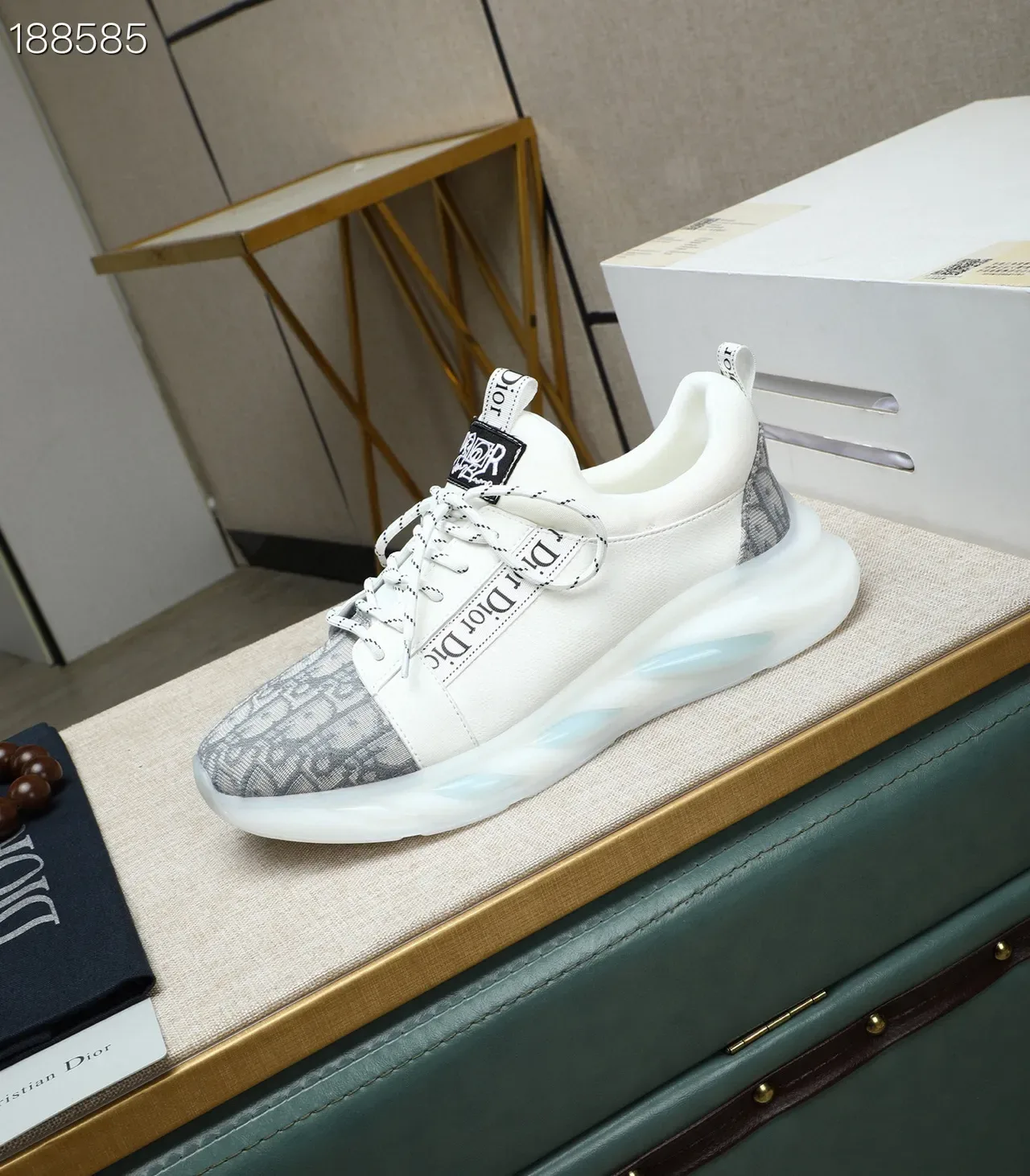 Dior White Gray Low-Top Oblique Jacquard Toe Lifestyle Sneakers 6