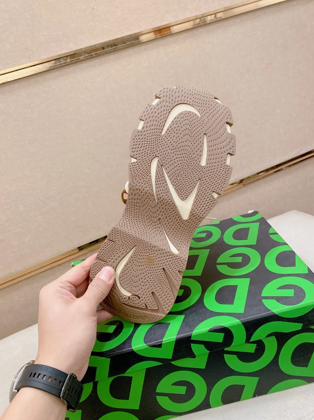 Dolce & Gabbana B22 Tênis chunky rosa e creme 2
