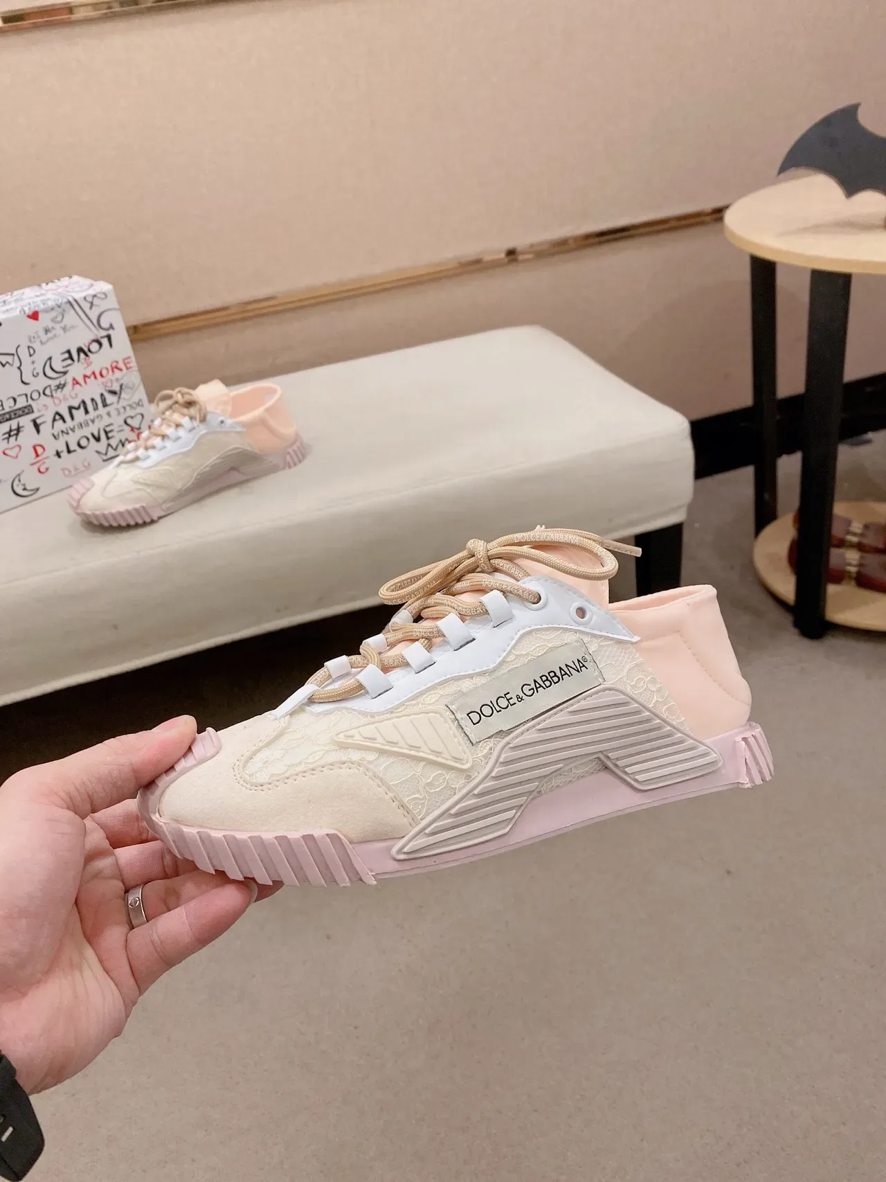 Dolce & Gabbana Tênis lifestyle bege rosa com cadarços midsole esculturado 3