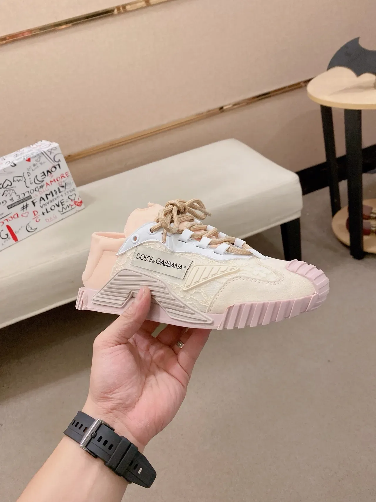 Dolce & Gabbana Tênis lifestyle bege rosa com cadarços midsole esculturado 4