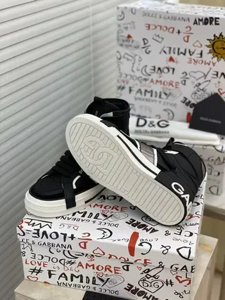 Dolce & Gabbana Preto Branco Tênis Lifestyle de Cano Alto Assimétrico com Alça 3
