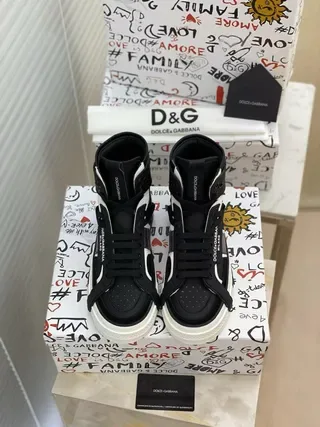 Dolce & Gabbana Preto Branco Tênis Lifestyle de Cano Alto Assimétrico com Alça 4